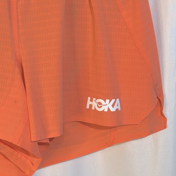 NEW Hoka Women's Glide Shorts Size Small - Picture 2 of 6